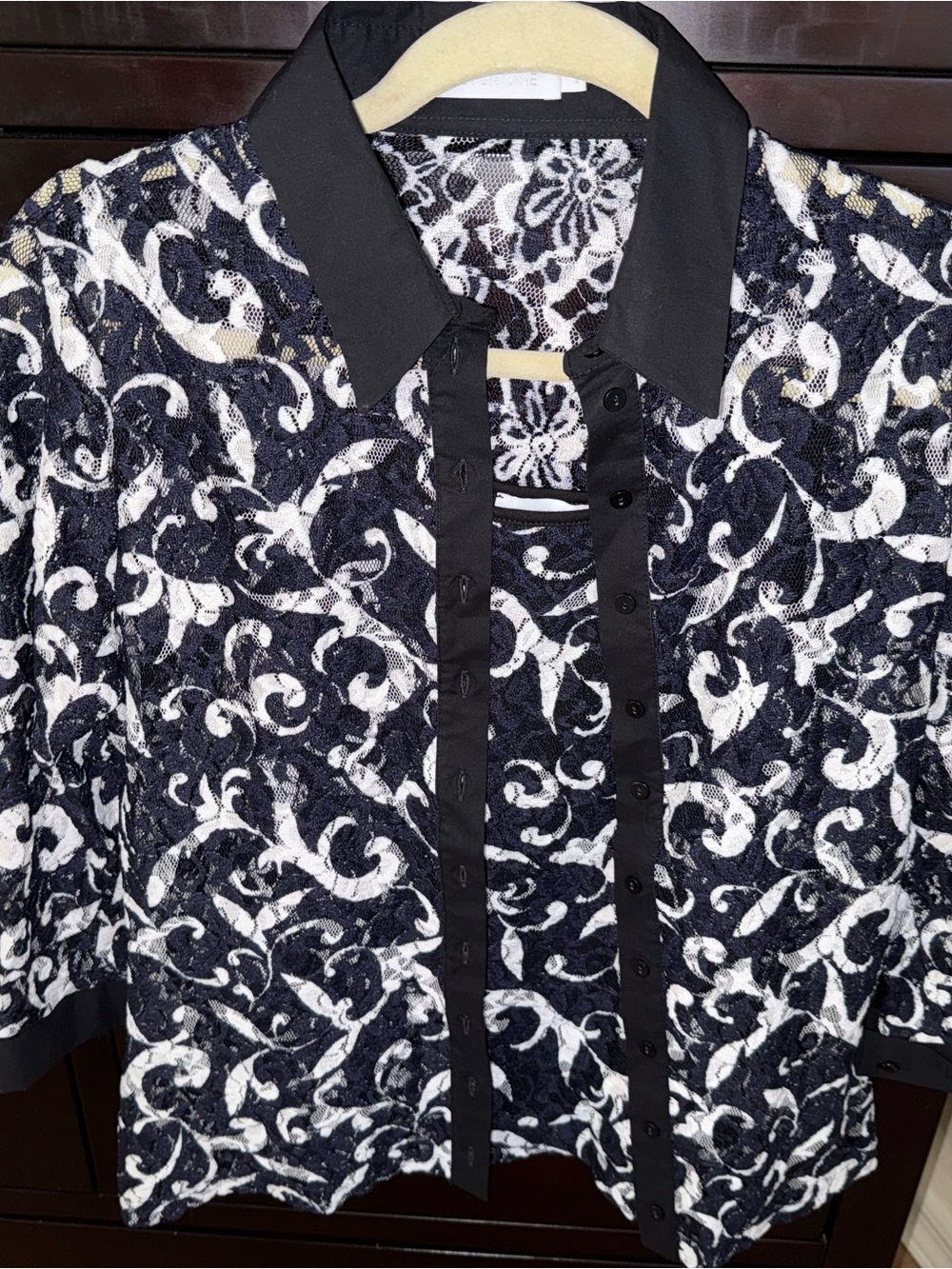 Anne Fontaine Bold Navy & White Lace Pattern Tank and Blouse Set - Picture 16 of 16